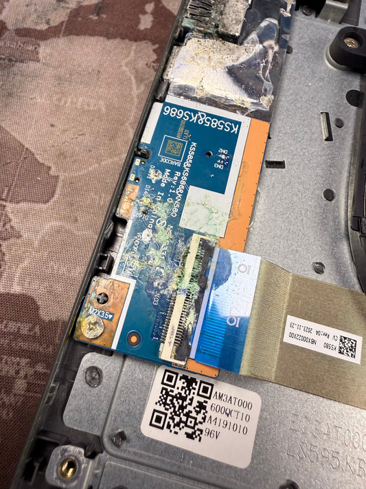 HUMIDITY RUINED THIS LAPTOP